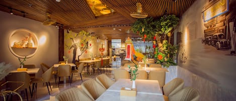 2 개의 레스토랑, 아침 식사, 점심 식사, 저녁 식사 제공(베트남 요리)