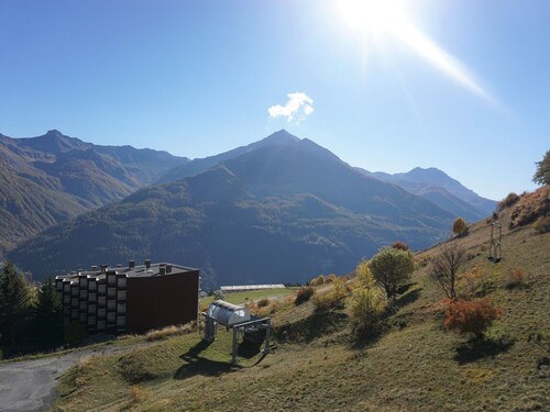 Studio cabin for 4 with view, near ski lift