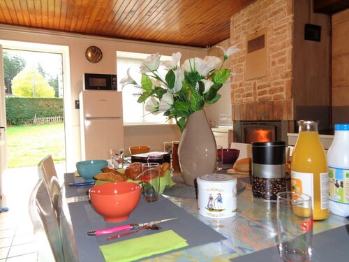 Cozy cottage with pets allowed and wifi in Saint-Jean-la-Vêtre