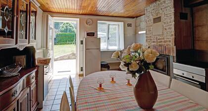Casa rural acogedora con jardín y terraza, ideal para familias y mascotas en Saint-Jean-la-Vêtre