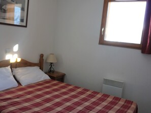 1 室のベッドルーム、WiFi (無料)