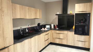 Fridge, microwave, dishwasher