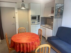 Unclassified image, 4 of 11, button - Cozy Studio with Balcony, Close to Slopes and Shops, Sleeps 3 - RPP1 #129 (Orcières Merlette)