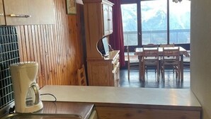 Coffee/tea maker, fridge, microwave, dishwasher - Comfortable 2-Room Cabin for 6, Pets Allowed, Near Slopes and Shops (Orcières Merlette)