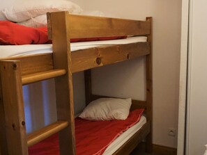 3 camere