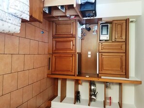 Frigorifero, microonde, forno, lavastoviglie