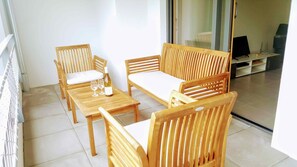 Terrace/patio - "The Cabanes du Lac" (Aix-les-Bains)