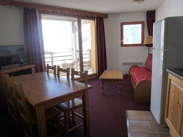 Interior - Cozy 2-Room Cabin Apartment for 6 with Balcony in Prime Orcières Location (Orcières Merlette)