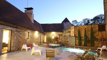 Piscine extérieure, piscine chauffée