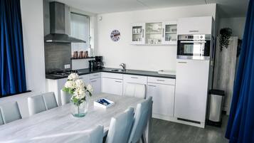 Micro-ondes, four, plaque de cuisson, lave-vaisselle