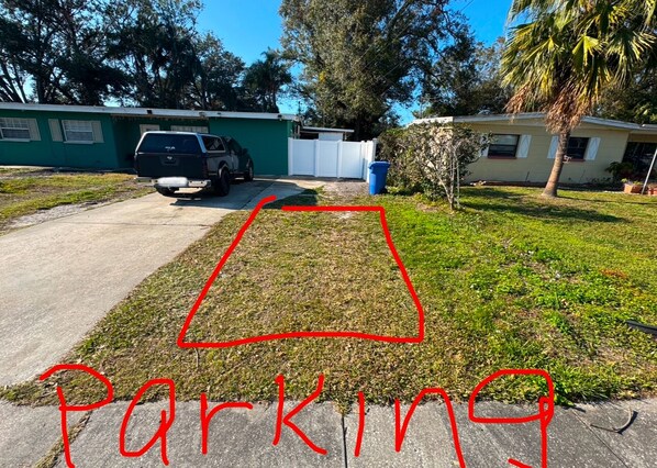 Property grounds - A cozy space (Tampa)