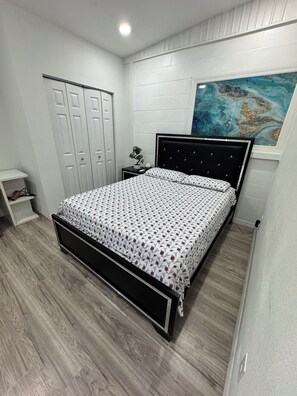 Room - A cozy space (Tampa)