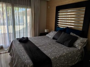 4 slaapkamers, een strijkplank/strijkijzer, wifi, beddengoed