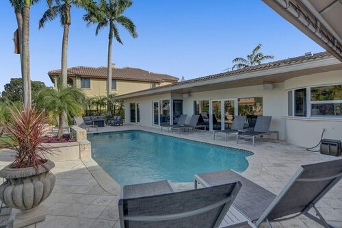 Palms by the Sea Villa 🌊 Waterfront | Heated Pool | Near Beach 🏖️