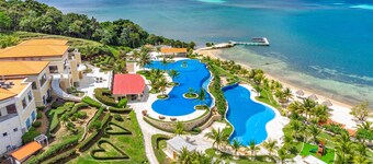 Luxury at Pristine Bay Villa 1106