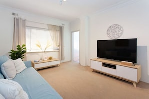 TV - Arcadia Apartment - Cottesloe (Cottesloe)