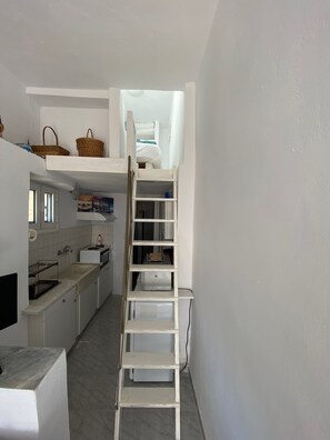 Traditionele studio suite | Woonruimte | Flatscreentelevisie