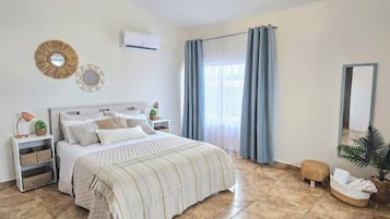 Apartment | In-room safe, iron/ironing board, free WiFi, bed sheets