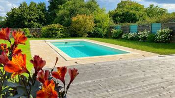 Piscina all'aperto, una piscina riscaldata