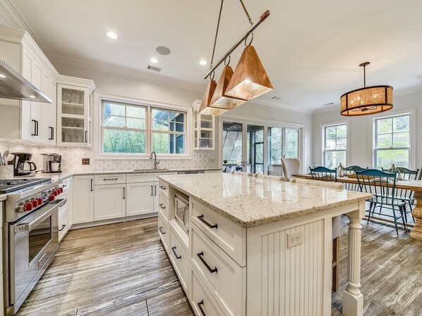 Frigorifero, microonde, forno, lavastoviglie