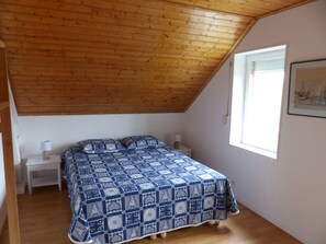 2 camere, ferro/asse da stiro, Wi-Fi gratuito