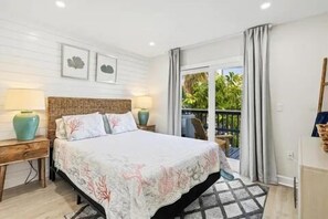 2 chambres, bureau, fer et planche à repasser, lit parapluie