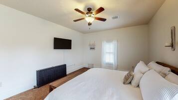 3 bedrooms, iron/ironing board, travel crib, free WiFi