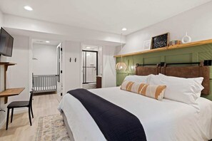 4 bedrooms, desk, iron/ironing board, travel crib