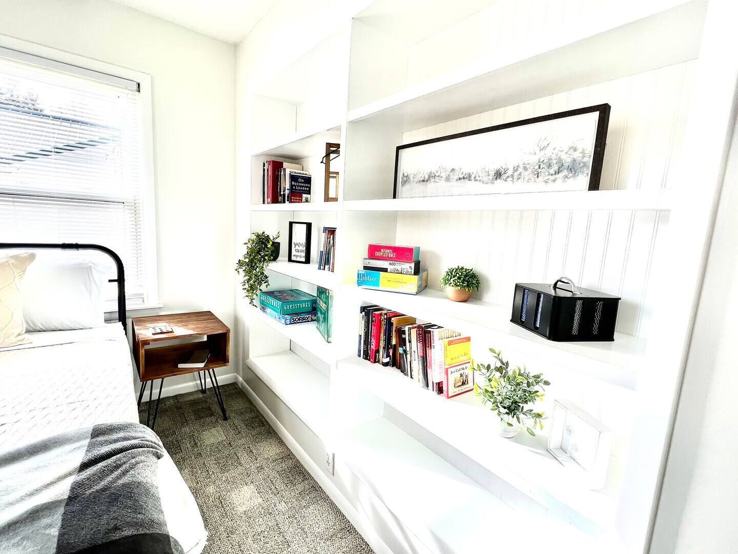 2 bedrooms, iron/ironing board, travel crib, free WiFi