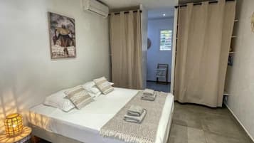 3 bedrooms, iron/ironing board, free WiFi, bed sheets