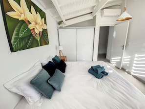 2 bedrooms, iron/ironing board, travel cot, free WiFi - Marina Beach 2, entre la plage et la marina (Anse Marcel)