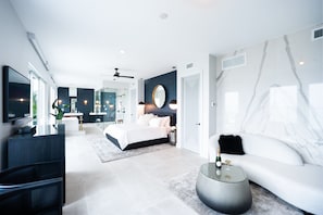 The Grand Palm Residence - 7 Bd Res 2 | Egyptian cotton sheets, premium bedding, down duvets, memory-foam beds