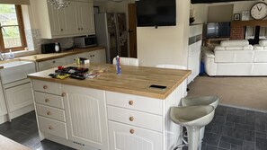 Refrigerador, microondas, horno, placa de cocina