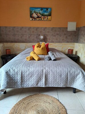 4 makuuhuonetta, silitysrauta/-lauta, vauvan matkasänky, ilmainen Wi-Fi