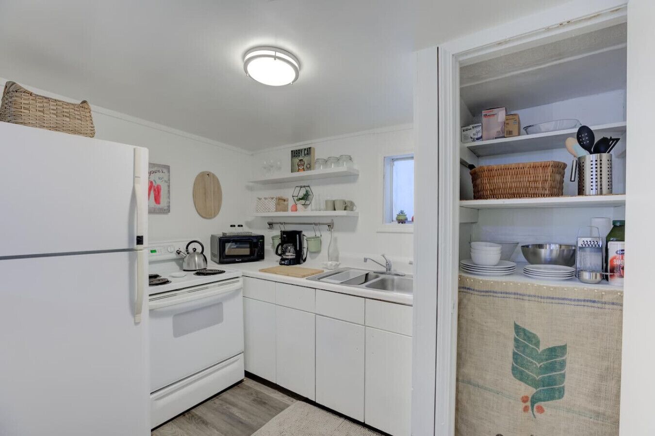 雪櫃、微波爐、爐具、咖啡機/沖茶器