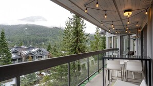 Outdoor dining - Luxury | Mountain views | Free parking | AC | BBQ (Whistler)