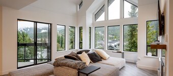 Luxury | Mountain views | Free parking | AC | BBQ