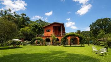 Fachada de la propiedad