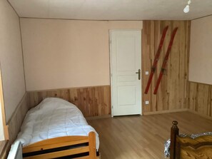 2 bedrooms