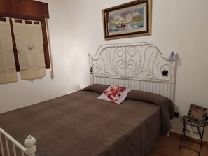 1 bedroom, desk, soundproofing, iron/ironing board