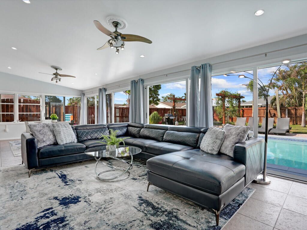 تلفزيون ذكي، ألعاب فيديو، مكتب