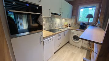 Kühlschrank, Ofen, Herdplatte, Geschirrspüler