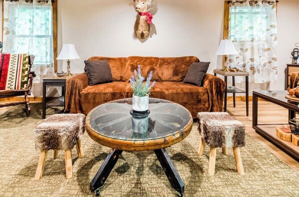 Smart TV, fireplace, stereo