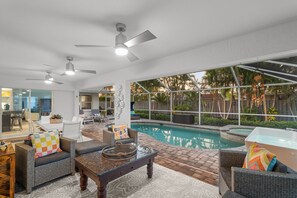 A heated pool - Seaclusion -Luxury Pool/Spa/Cold Plunge, Near Beach, 2 Kings, 2 Dogs (Naples)