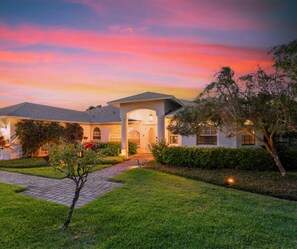 Exterior - Seaclusion -Luxury Pool/Spa/Cold Plunge, Near Beach, 2 Kings, 2 Dogs (Naples)