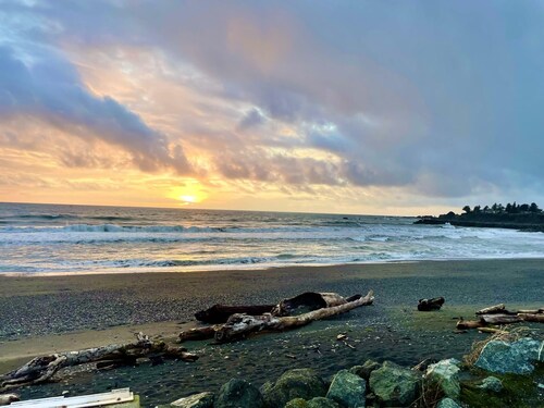 Adventure & Relax "Lee's Harbor Inn Unit A"