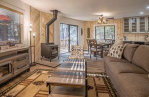 Smart TV - Modern Cabin w/ EV Car Charger and Pool Access (Dorrington)