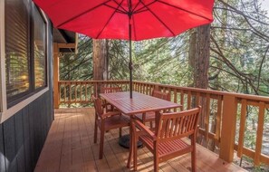 Outdoor dining - Modern Cabin w/ EV Car Charger and Pool Access (Dorrington)