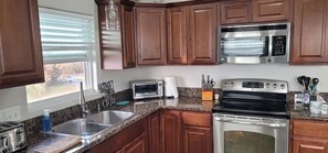 Fridge, microwave, oven, stovetop - Recently remodeled - Walking distance to the Beach - Pet friendly
STR22-00196 (Jamaica Beach)