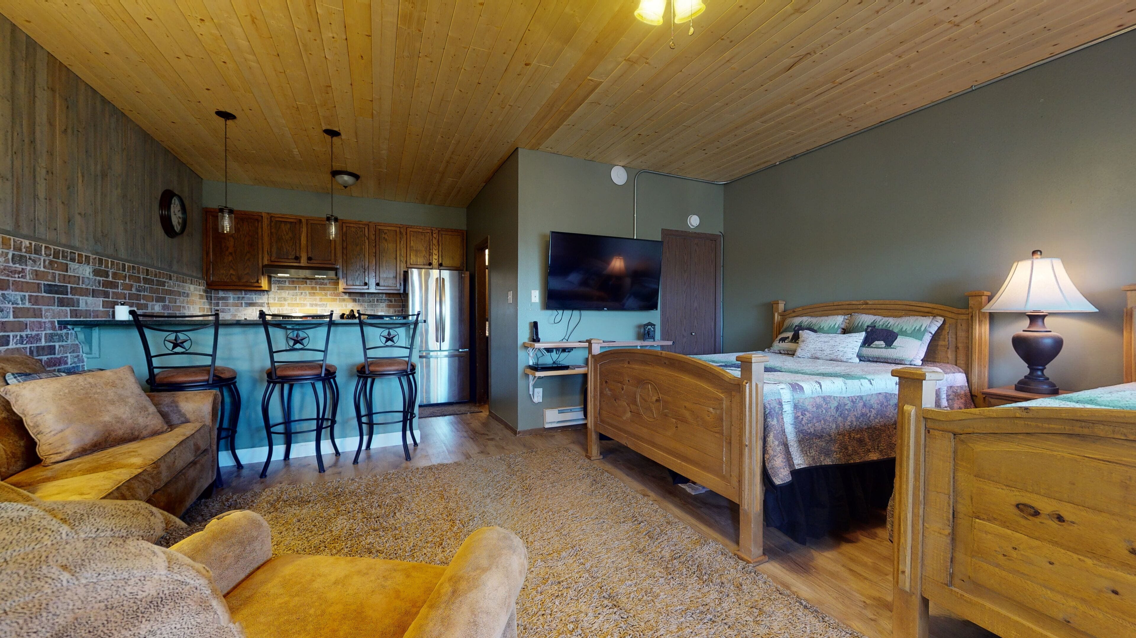 Ski-in/Ski-out Studio Condo | The Bear Den @ Ski Run B4